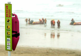 2023 12 02 Pink Rescue Buoy