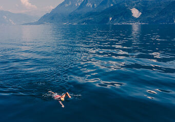 Thumbnail 01 Francois Swimming Lake Geneva Drone Shot