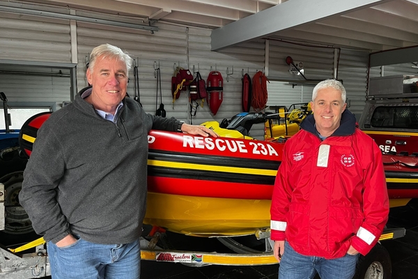 Dr. Cleeve Robertson (left), Mike Vonk (right
